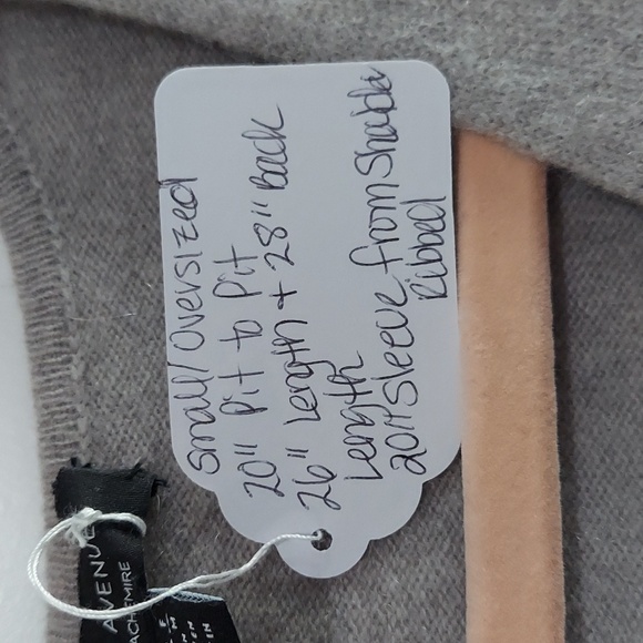 Saks Fifth Avenue Beige/Nude V-Neck Ribbed Cashmere Sweater with Split Sides - Picture 3 of 6